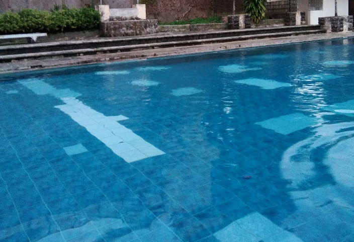 Kolam Renang Tata Bumi