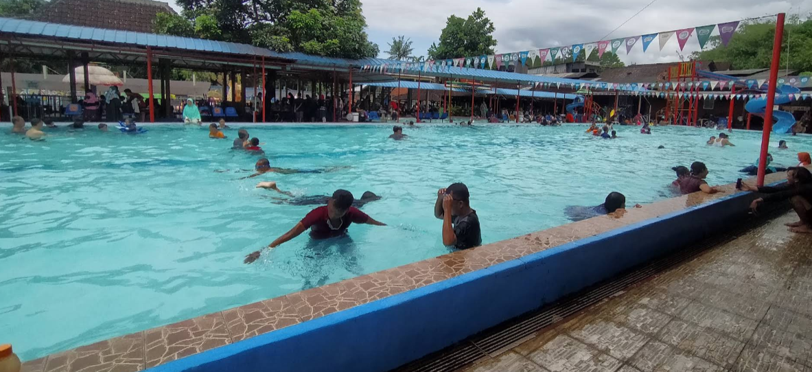 Kolam Renang Umbul Sewu Pengging