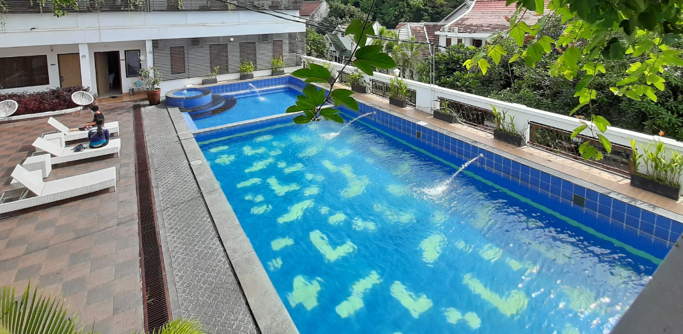 Front One Resort