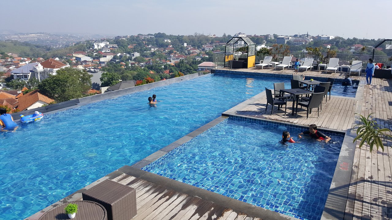 Grand Edge Hotel Semarang