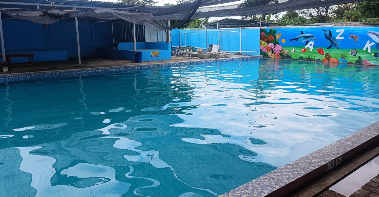 Kolam Renang AZKA